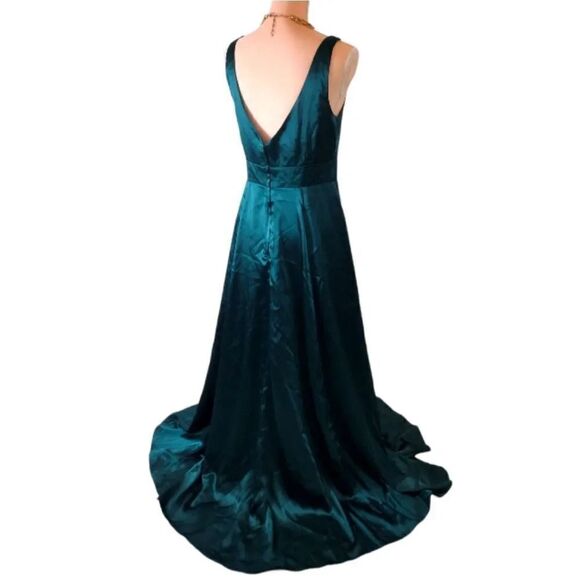 Galina Signature Green Tank V Neck Bridesmaid Dress with Slit Size 12 - Picture 9 of 17